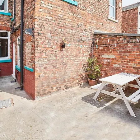 Holiday home Host & - The Old Fireman's House *